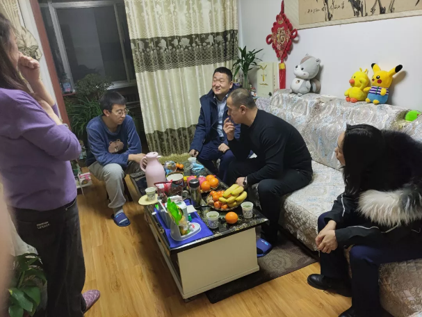 关爱员工冷暖 传递组织温情——星空入口（中国）官方网站
组织开展员工家访活动(图2)