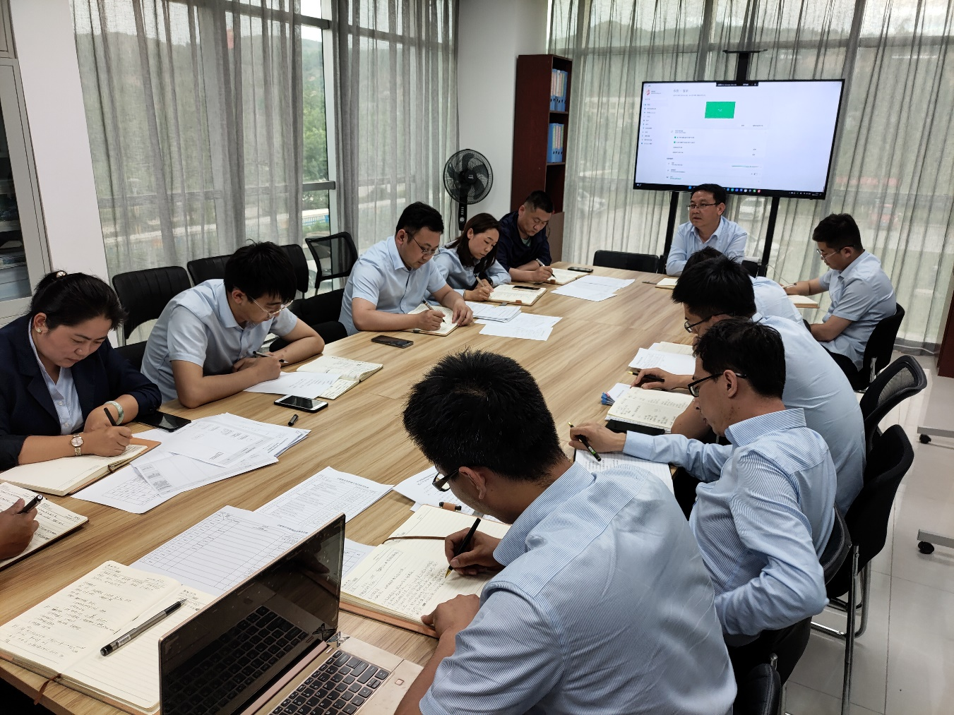 星空入口（中国）官方网站
平煤机公司开展作风集中整顿月活动第二期工作总结(图1)